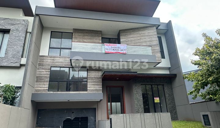 Dijual! Brand New Luxury Minimalist House Pakuwon Indah Split Level 2.5 Lantai Cluster Lisbon