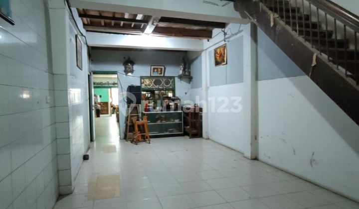 Strategic 3-Story Shop House in East Perniagaan, Tambora, West Jakarta - Prime Location 1