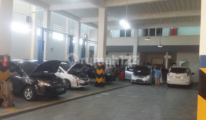 TURUN HARGA DIJUAL  GEDUNG SHOWROOM 3½ LANTAI TERMASUK BENGKEL DAN BODY REPAIR 2