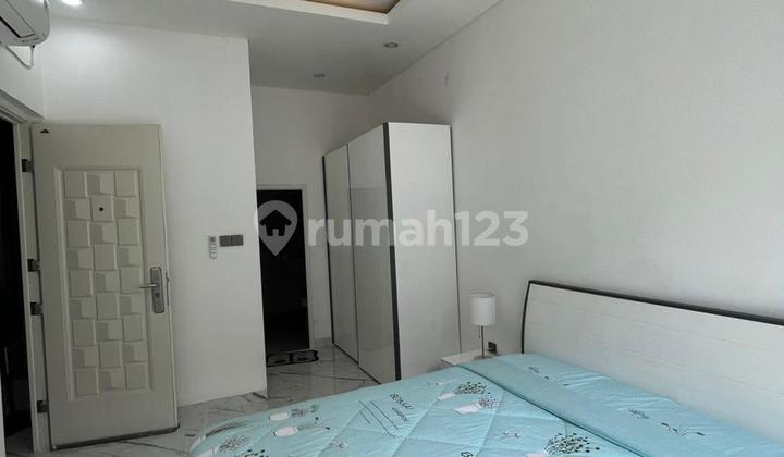 Rumah Kebon Jeruk, 3 Lantai, 4+1 Kamar Tidur, Furnished, Siap Huni 2