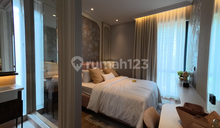 Rumah Mewah Citra Garden, Jakarta Barat. hadap Danau 2