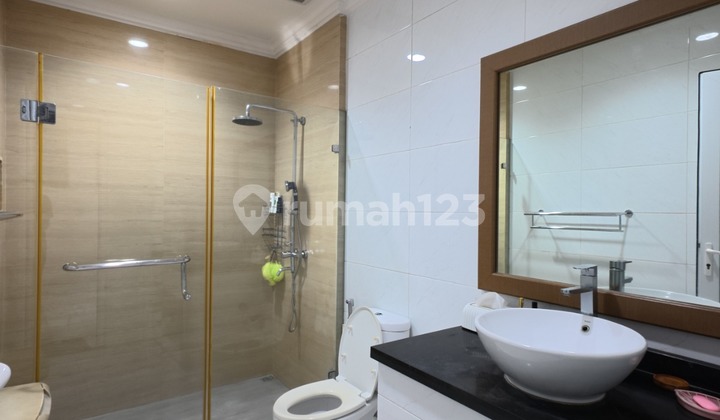 Kemang South Jakarta House, Land Area 787 M2, 2 Floors, Swimming Pool