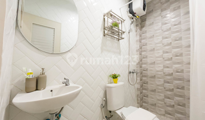 Rumah Kost Mangga Besar, LT : 181 m²/LB : 675 m², 32 Kamar Tidur, Full Okupansi