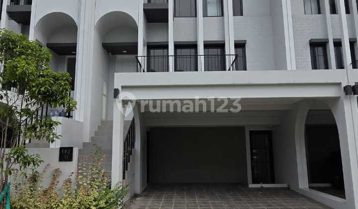 Ready-to-Occupy Home, Aether Greenwich BSD  4BR+1