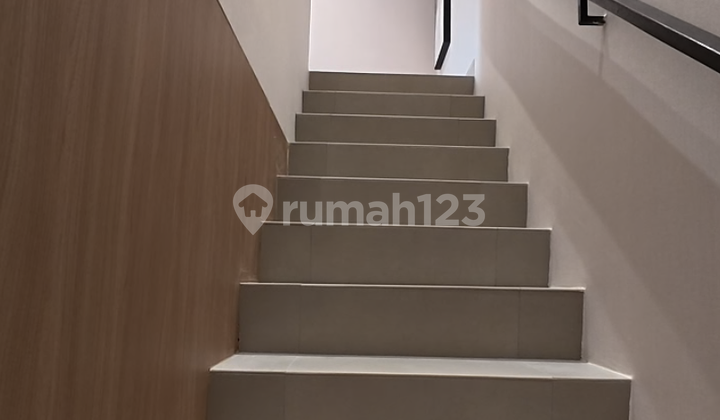 Rumah Bsd City, 5X11, 2 Lantai, 2 Kamar Tidur, Dekat Eastvara Bsd 2