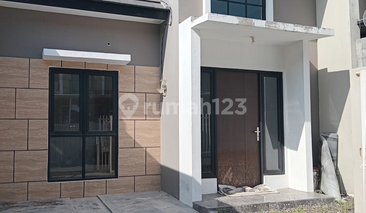 Rumah Baru Modern Minimalis Rumah Bagus SHM di Perumahan Alana Regency Tambak Oso, Jl. Gajah Putih, Tambakoso, Waru, Sidoarjo, Jawa Timur, Indonesia, 61256, Waru 2