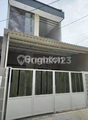 RUMAH 2 LANTAI SIAP HUNI 1