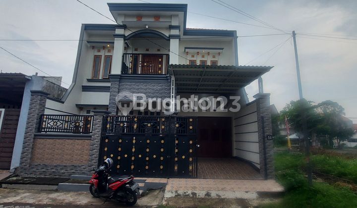 RUMAH MEWAH 2 LANTAI SIAP HUNI. BARU SELESAI DIBANGUN. RUMAH MEWAH 2 LANTAI SIAP HUNI. BARU SELESAI DIBANGUN.