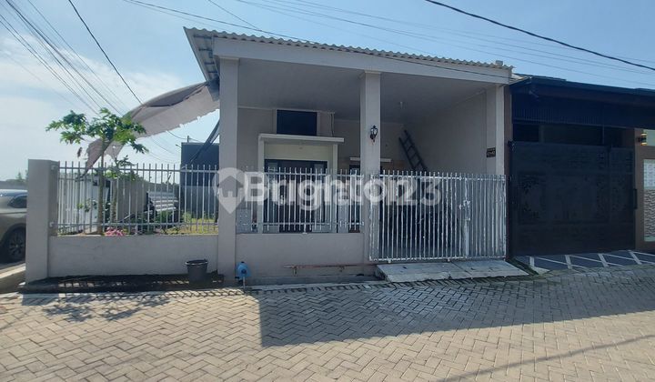 RUMAH POJOK CANTIK MODERN