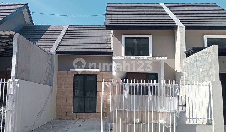 Rumah Baru Modern Minimalis Rumah Bagus SHM di Perumahan Alana Regency Tambak Oso, Jl. Gajah Putih, Tambakoso, Waru, Sidoarjo, Jawa Timur, Indonesia, 61256, Waru
