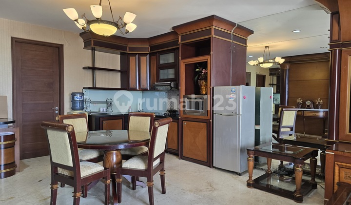 Spacious 3 Bedroom Dago Butik Apartment Furnished Bagus 1