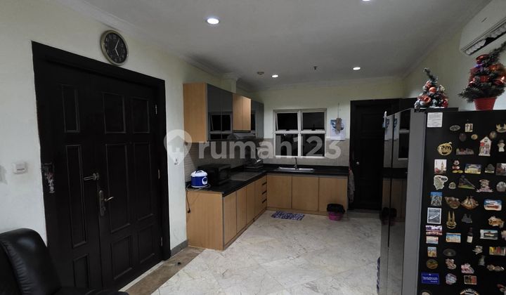 Kedoya Elok Apartment 2 Bedrooms 115m² Good Furnished Kedoya Elok Apartment 2 Bedrooms 115m² Good Furnished