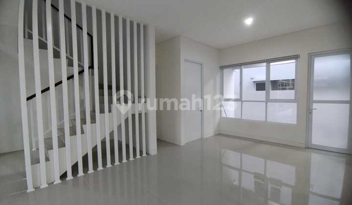 Rumah Bagus Victoria Highland 2 Lantai Bsb Semarang 2