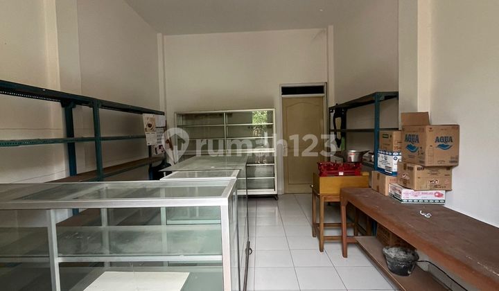 Shop House Suitable for Business in Prembaen Market, Semarang 2