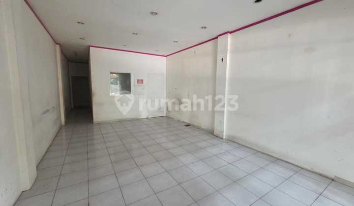 Ready-to-Use Shop House in Bustling Abdul Rahman Saleh Area, Semarang 2