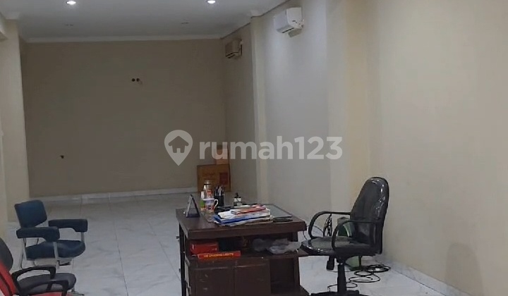 Good Ready-to-Use Shop House in Kranggan Area, Central Semarang 2