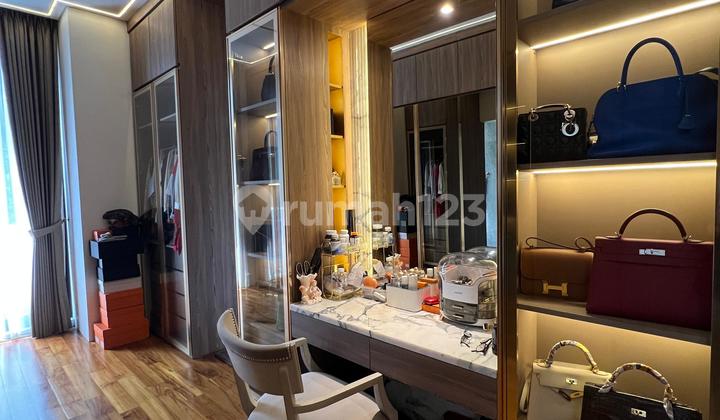 Rumah Super Mewah 4 Lantai Piksi