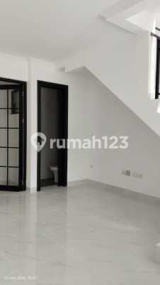 Disewakan Rumah Pik 2 6X10 Bukit Nirmala 2