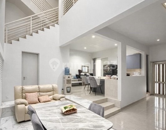 Land Area 187 M2 in Kebayoran Village | 2-Story House 3+1 BR