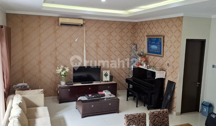 Rumah investasi tinggi di kawasan elite Kebayoran Villas Bintaro Sektor 7 Tangerang Selatan Rumah investasi tinggi di kawasan elite Kebayoran Villas Bintaro Sektor 7 Tangerang Selatan