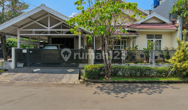 Ready-to-Occupy House in Kasuari Bintaro Sector 5 - Well-Maintained & Comfortable Ready-to-Occupy House in Kasuari Bintaro Sector 5 - Well-Maintained & Comfortable