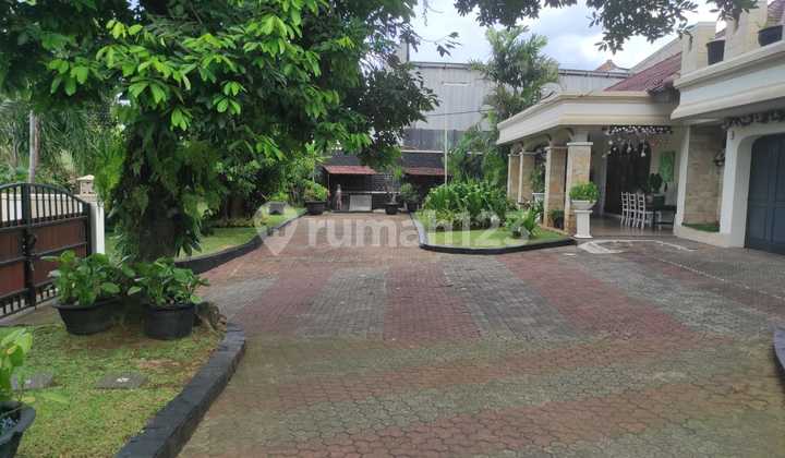 Rumah Komersial 2.000 M2 di Jalan Utama Lebak Bulus, Siap Huni + Pool