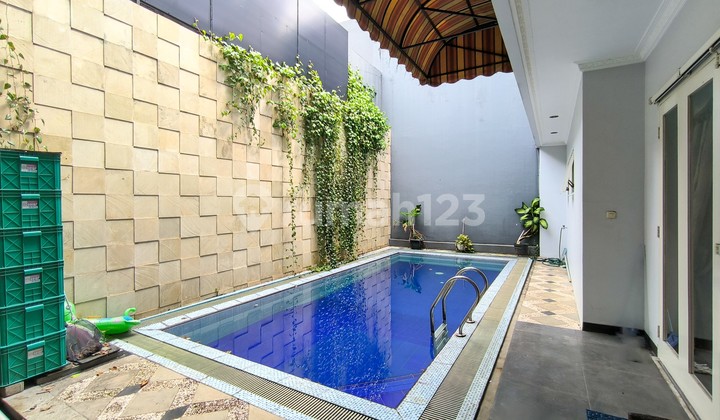 Rumah dengan privat pool Fully Furnished di Graha Taman Bintaro Tangerang Selatan dekat sekolah international dan Tol Rumah dengan privat pool Fully Furnished di Graha Taman Bintaro Tangerang Selatan dekat sekolah international dan Tol