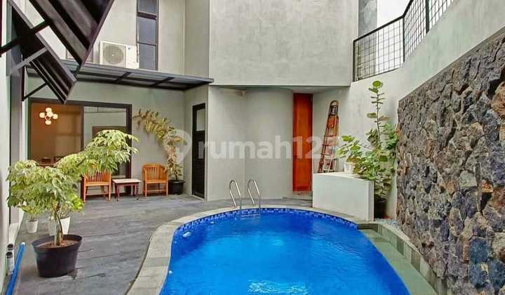 Rumah Estetik & Siap Huni Emerald Bintaro, 4+1 KT, Kolam Renang