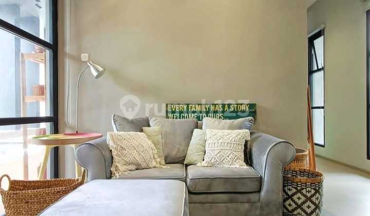 Rumah Estetik & Siap Huni Emerald Bintaro, 4+1 KT, Kolam Renang