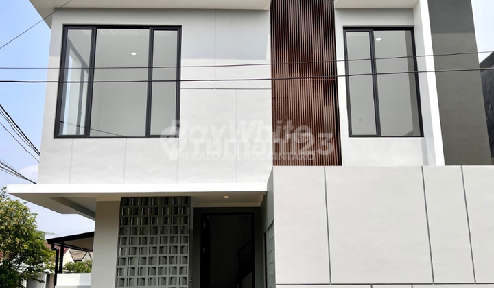 Newly Built 2-Story Corner House Ready to Occupy Kucica Bintaro Sector 9 Within a Cluster