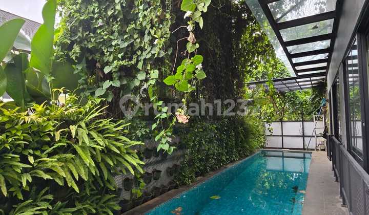 Rumah Premium 2.5 Lantai + Privat Pool di Emerald View Hook Timur