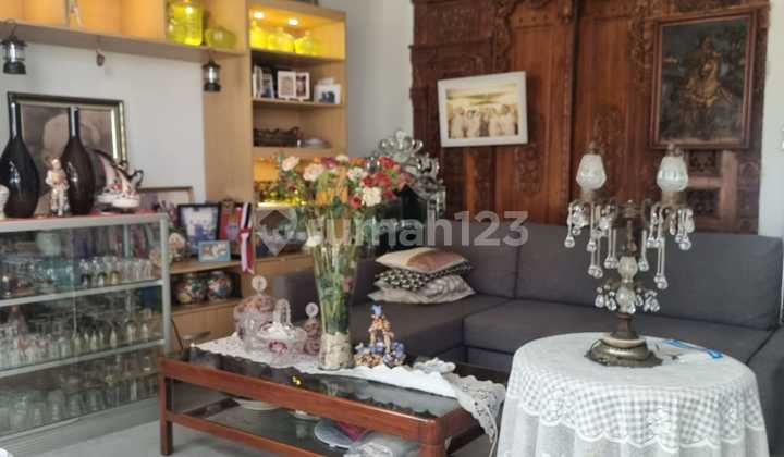 Rumah Premium LT 230 Cocok Keluarga Besar Cikini Bintaro