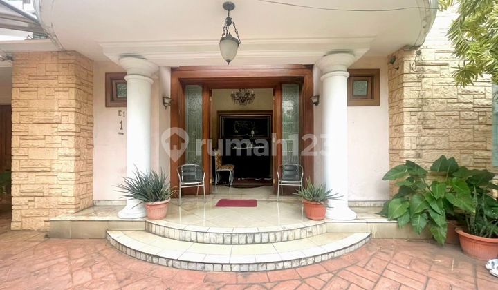 Mansion Mewah 3 Lantai di Sektor 1 Bintaro Jakarta Selatan - Hook, Kolam Renang, SHM, Furnished, Akses Tol 5 Menit