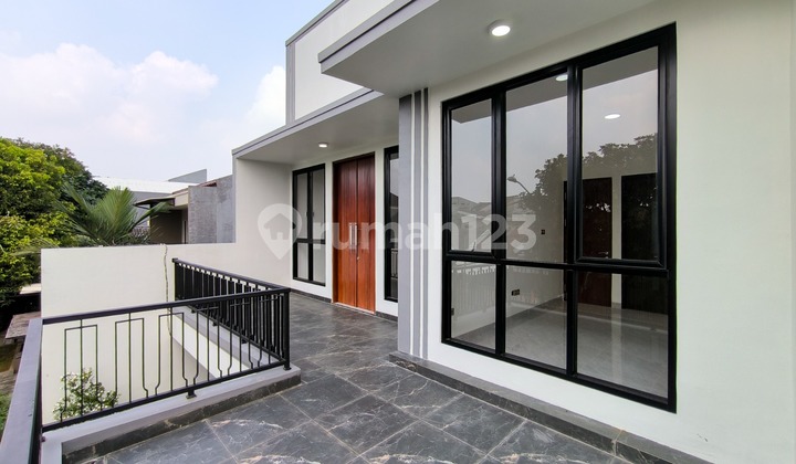 Rumah Baru 2 Lantai Siap Huni 4 Kamar Graha Raya Bintaro Tangerang Selatan Dekat Sekolah