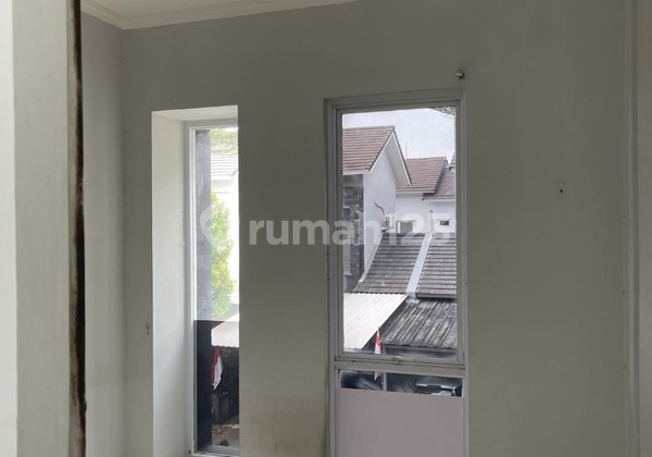 Rumah 2 Lantai Dijual Cepat Cluster Ayna Residence Graha Raya Bintaro, Tangerang Selatan