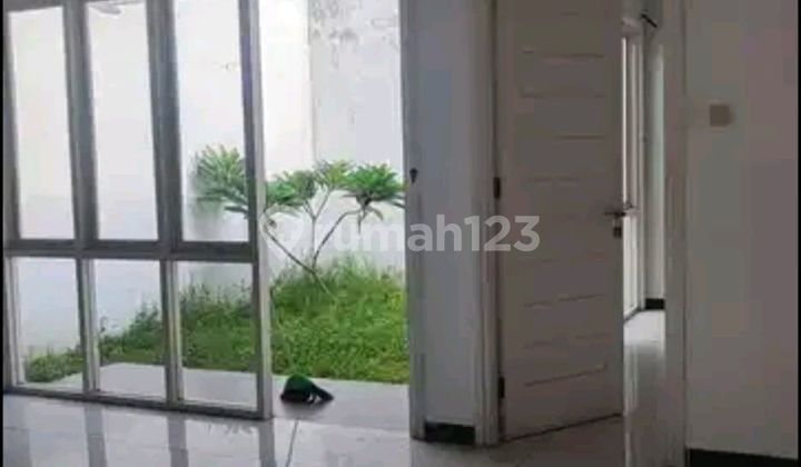 Rumah Sewa Sangat Luas Dekat Rungkut Surabaya 2