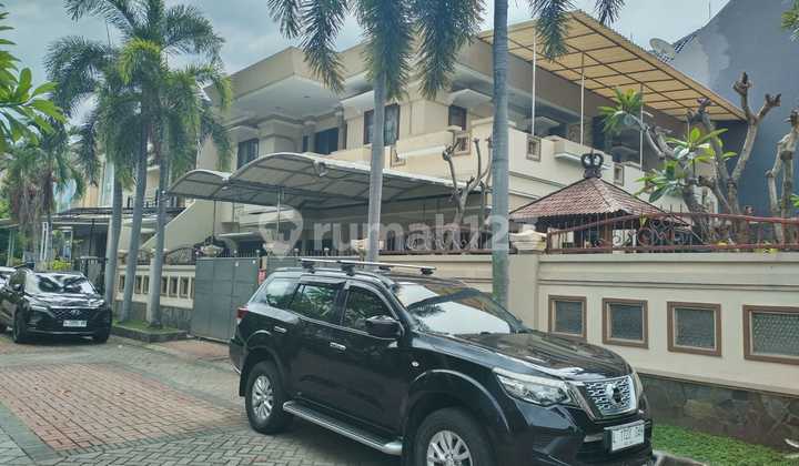 Dijual Rumah Siap Huni di Citraland Utama Plus Kolam Renang