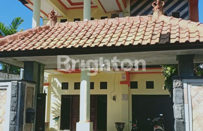 RUMAH DESIGN ARTISTIK DI TENGAH KOTA