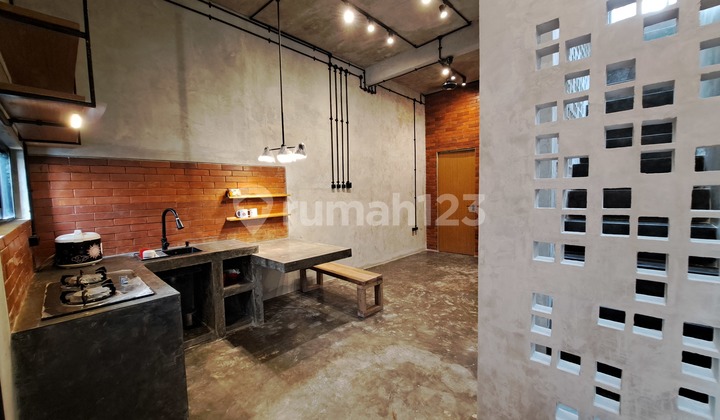 Rumah 2lt Gaya Tropis Modern Industrial Dengan Harga Terjangkau