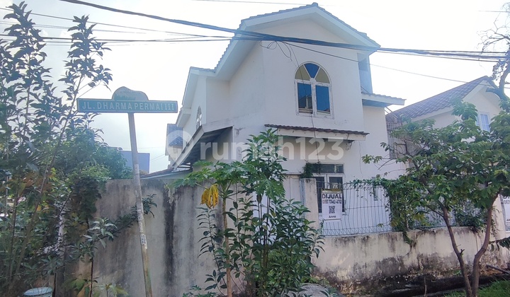 Rumah Hook Lokasi Strategis Dekat Stasiun 2