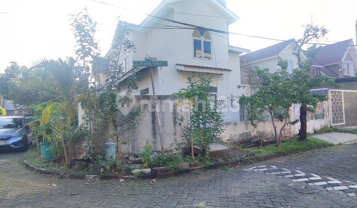Rumah Hook Lokasi Strategis Dekat Stasiun