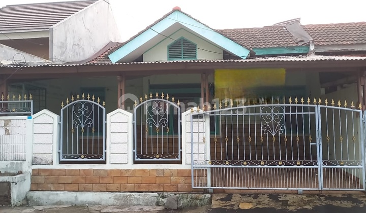Rumah 1 Lantai Dengan Backyar Yg Luas