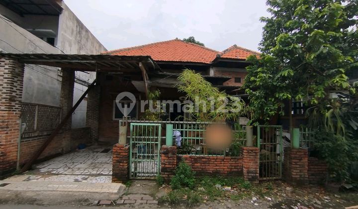 Rumah Lokasi Strategi, Dekat Jl.utama Cipondoh