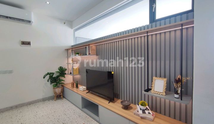 Purchase a House Get Free iPhone 16 Pro & Free 3 AC Units, Exclusive Residence Only 14 Units, at a Strategic Location