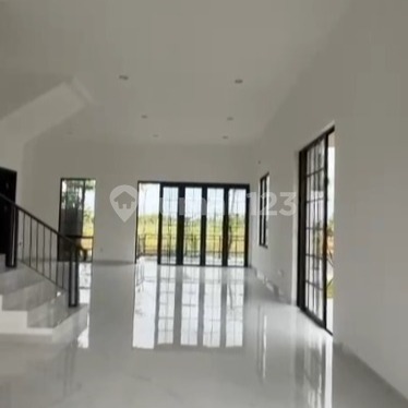 Jual Cepat, Rumah 2Lantai Minimalis Siap Huni Di PIK2, Nego