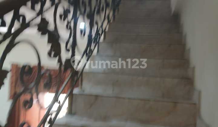 Disewakan, Rumah Rapih 3Lantai Siap Huni Di Kartini  2