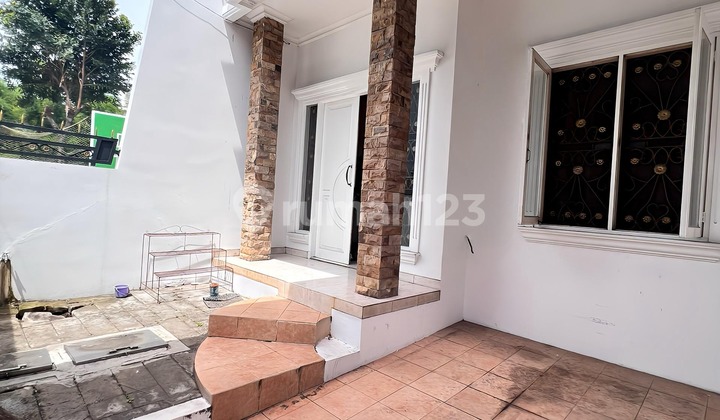 Quick Sale, Neat & Ready-to-Occupy Flood-Free House in STS, Negotiable