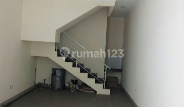 For Rent, Strategic Shop House Ready for Office or Business in Gunung Sahari 2