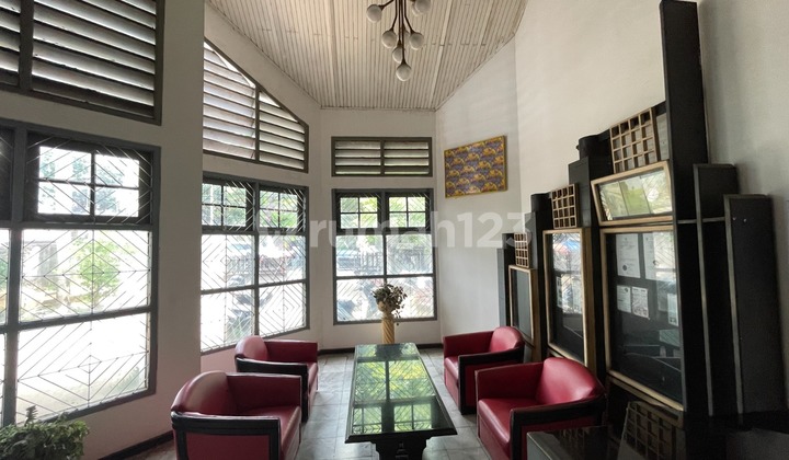 Quick Sale, House Needs Renovation Can Be Office Space in Pondok Indah