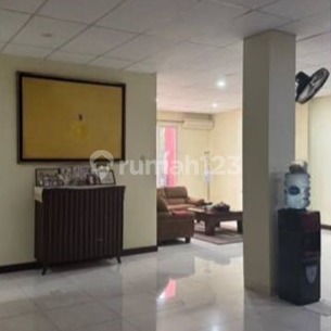 Jual Cepat, Rumah 3Lantai Posisi Hoek Siap Hunui Di Muara Karang, Nego 